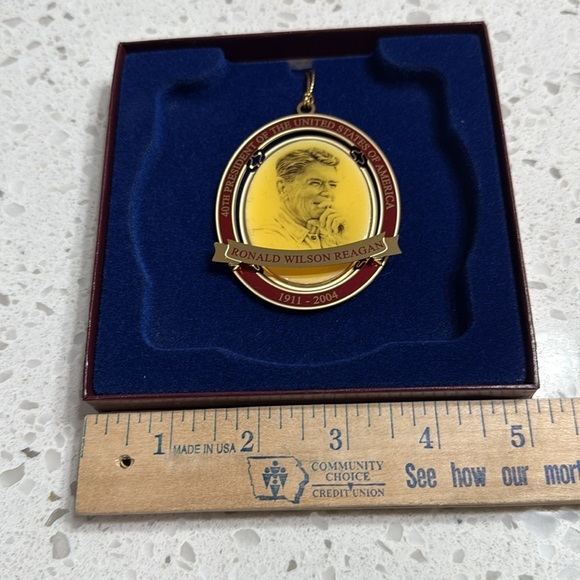 Ronald Regan Presidential Foundation vintage 2005 ornament NIB Christmas holiday - Picture 3 of 5